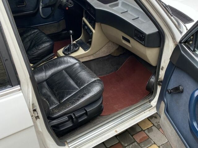 Белый БМВ 5 Серия, объемом двигателя 2.5 л и пробегом 1 тыс. км за 1200 $, фото 8 на Automoto.ua