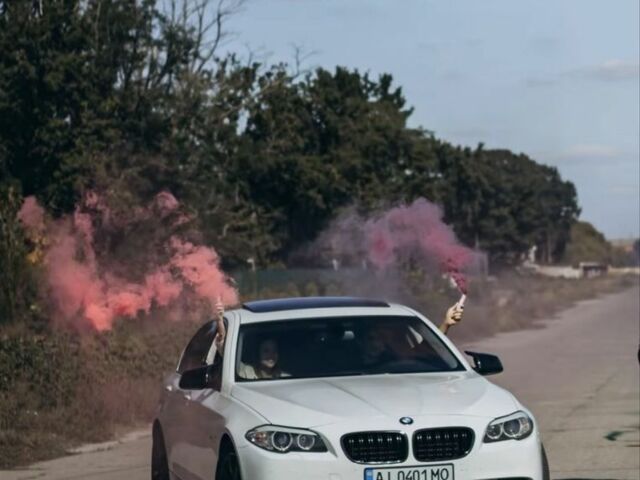 Белый БМВ 5 Серия, объемом двигателя 3 л и пробегом 275 тыс. км за 14500 $, фото 4 на Automoto.ua