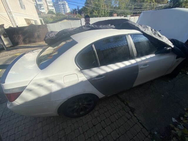 Белый БМВ 5 Серия, объемом двигателя 3 л и пробегом 220 тыс. км за 4000 $, фото 1 на Automoto.ua