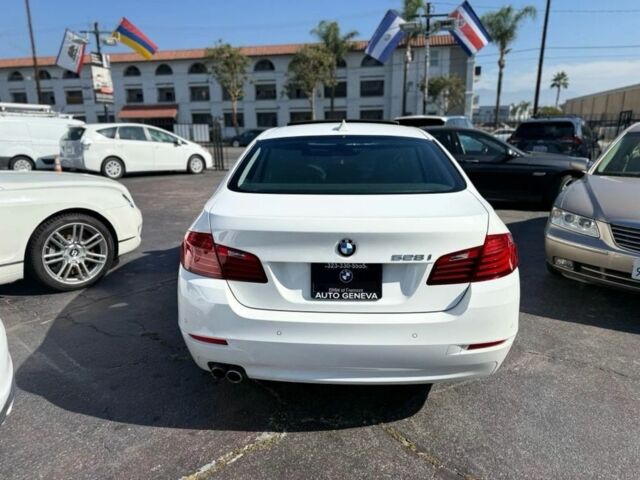 Білий БМВ 5 Серія, об'ємом двигуна 2 л та пробігом 136 тис. км за 10500 $, фото 6 на Automoto.ua