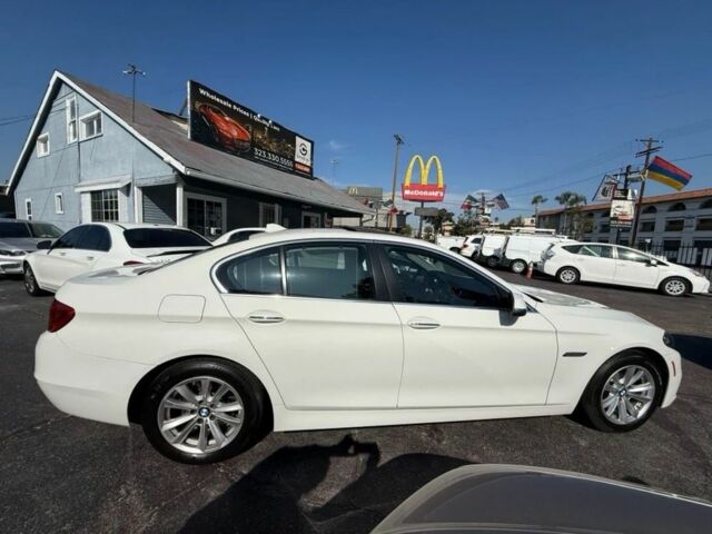 Білий БМВ 5 Серія, об'ємом двигуна 2 л та пробігом 136 тис. км за 10500 $, фото 5 на Automoto.ua