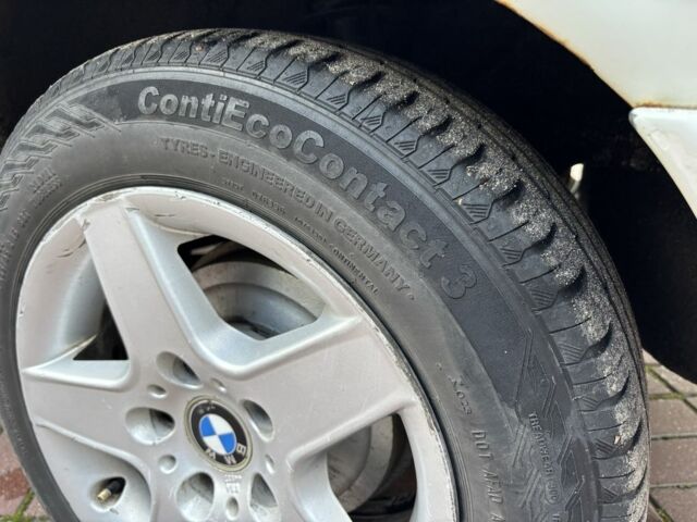 Белый БМВ 5 Серия, объемом двигателя 2.5 л и пробегом 350 тыс. км за 1300 $, фото 23 на Automoto.ua