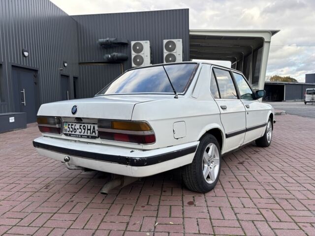 Белый БМВ 5 Серия, объемом двигателя 2.5 л и пробегом 350 тыс. км за 1300 $, фото 3 на Automoto.ua