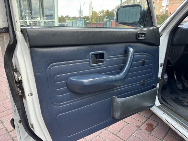 Белый БМВ 5 Серия, объемом двигателя 2.5 л и пробегом 350 тыс. км за 1300 $, фото 13 на Automoto.ua