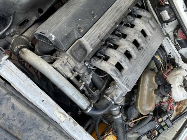 Белый БМВ 5 Серия, объемом двигателя 2.5 л и пробегом 350 тыс. км за 1300 $, фото 20 на Automoto.ua