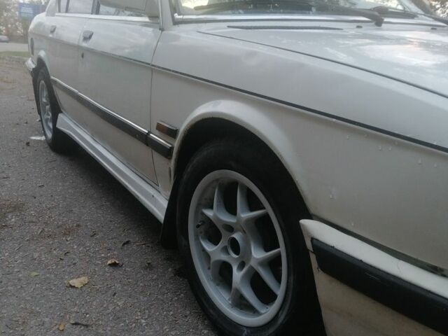 Белый БМВ 5 Серия, объемом двигателя 1.8 л и пробегом 200 тыс. км за 1000 $, фото 2 на Automoto.ua