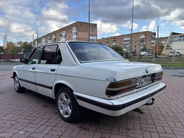 Белый БМВ 5 Серия, объемом двигателя 2.5 л и пробегом 350 тыс. км за 1300 $, фото 5 на Automoto.ua