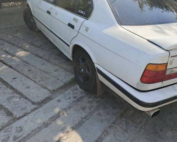 Белый БМВ 5 Серия, объемом двигателя 2 л и пробегом 410 тыс. км за 2000 $, фото 3 на Automoto.ua