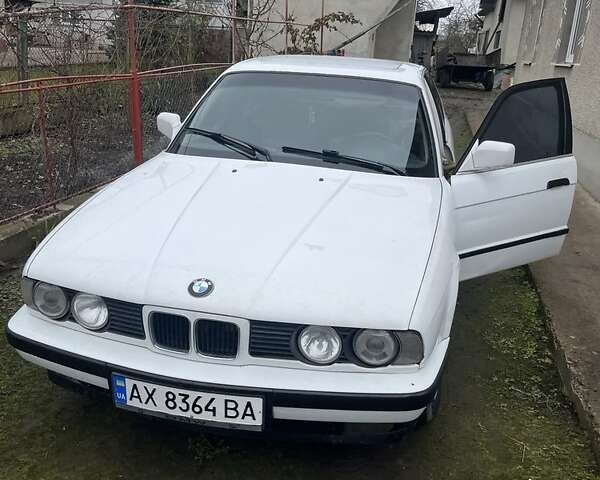 Белый БМВ 5 Серия, объемом двигателя 2 л и пробегом 560 тыс. км за 2200 $, фото 5 на Automoto.ua