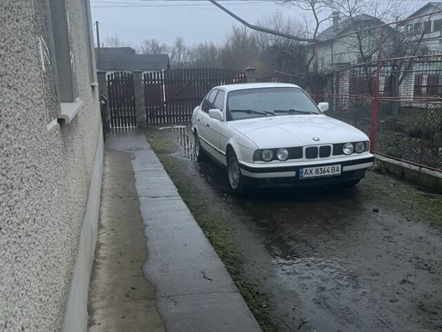 Белый БМВ 5 Серия, объемом двигателя 2 л и пробегом 560 тыс. км за 2200 $, фото 1 на Automoto.ua