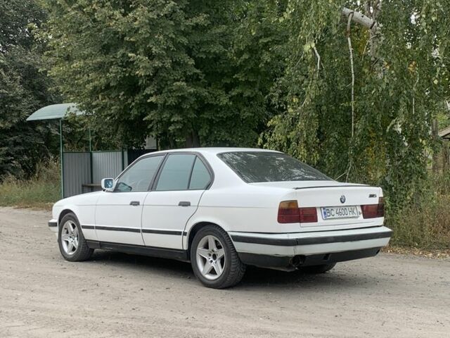 Белый БМВ 5 Серия, объемом двигателя 2 л и пробегом 460 тыс. км за 1800 $, фото 6 на Automoto.ua