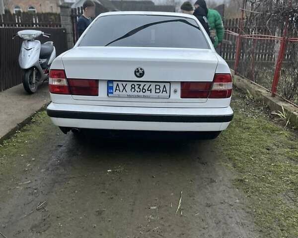 Белый БМВ 5 Серия, объемом двигателя 2 л и пробегом 560 тыс. км за 2200 $, фото 4 на Automoto.ua
