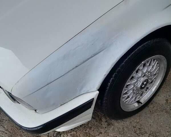 Белый БМВ 5 Серия, объемом двигателя 3.4 л и пробегом 200 тыс. км за 3000 $, фото 3 на Automoto.ua