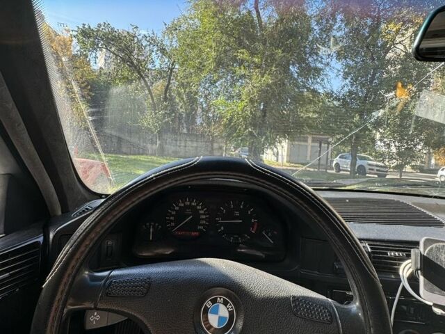 Белый БМВ 5 Серия, объемом двигателя 2.5 л и пробегом 370 тыс. км за 2500 $, фото 3 на Automoto.ua