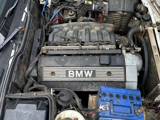 Белый БМВ 5 Серия, объемом двигателя 2 л и пробегом 0 тыс. км за 1399 $, фото 5 на Automoto.ua