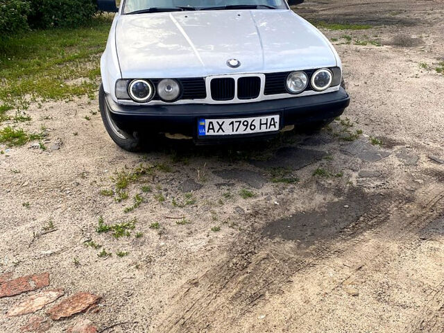 Білий БМВ 5 Серія, об'ємом двигуна 2.5 л та пробігом 271 тис. км за 1500 $, фото 4 на Automoto.ua