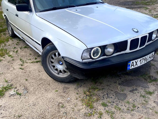 Білий БМВ 5 Серія, об'ємом двигуна 2.5 л та пробігом 271 тис. км за 1500 $, фото 2 на Automoto.ua