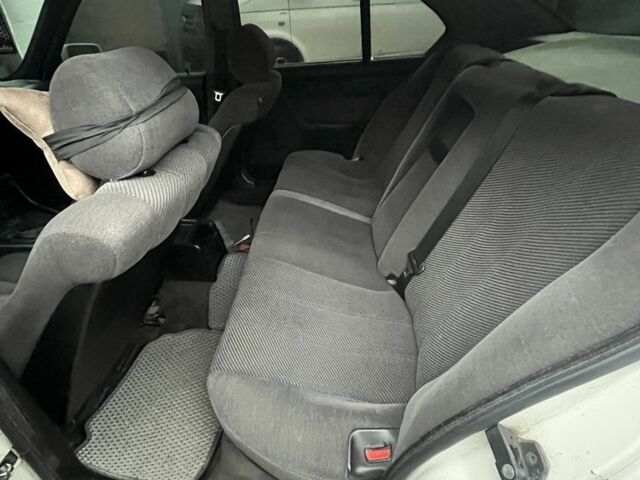 Белый БМВ 5 Серия, объемом двигателя 2 л и пробегом 276 тыс. км за 2000 $, фото 6 на Automoto.ua