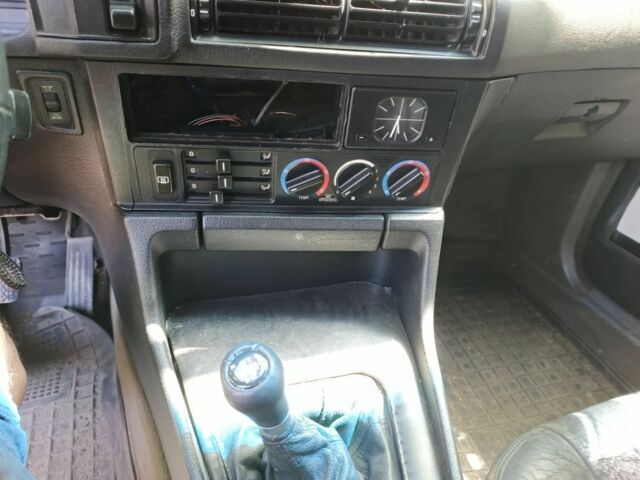 Белый БМВ 5 Серия, объемом двигателя 0 л и пробегом 400 тыс. км за 1900 $, фото 7 на Automoto.ua