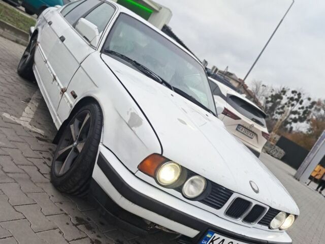 Білий БМВ 5 Серія, об'ємом двигуна 2.5 л та пробігом 350 тис. км за 2800 $, фото 6 на Automoto.ua