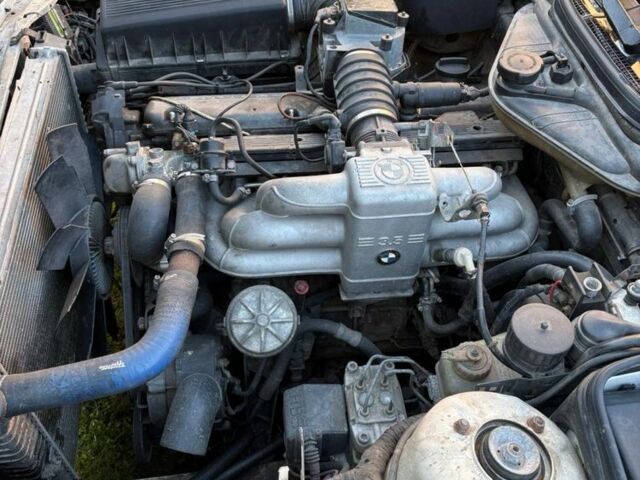 Белый БМВ 5 Серия, объемом двигателя 3.4 л и пробегом 460 тыс. км за 2319 $, фото 10 на Automoto.ua