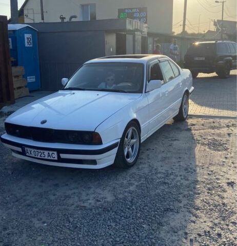 Белый БМВ 5 Серия, объемом двигателя 3.4 л и пробегом 460 тыс. км за 2319 $, фото 11 на Automoto.ua