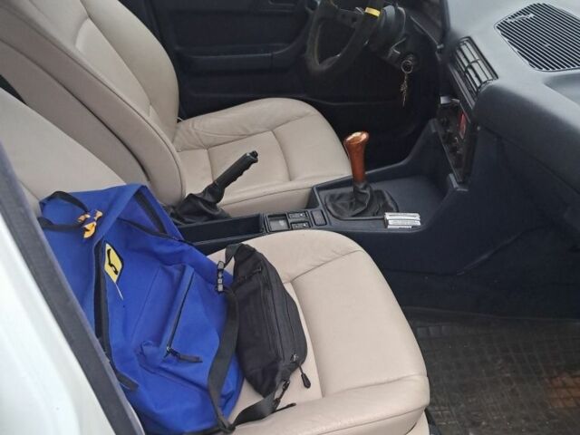 Білий БМВ 5 Серія, об'ємом двигуна 2.5 л та пробігом 350 тис. км за 2800 $, фото 13 на Automoto.ua