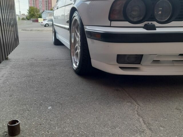 Белый БМВ 5 Серия, объемом двигателя 0 л и пробегом 5 тыс. км за 11500 $, фото 1 на Automoto.ua