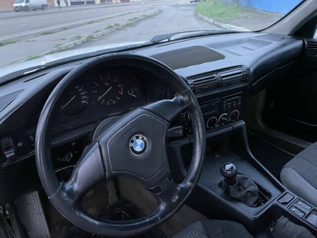 Белый БМВ 5 Серия, объемом двигателя 2 л и пробегом 500 тыс. км за 1350 $, фото 9 на Automoto.ua