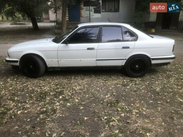 Белый БМВ 5 Серия, объемом двигателя 2 л и пробегом 777 тыс. км за 2500 $, фото 9 на Automoto.ua