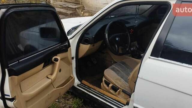 Белый БМВ 5 Серия, объемом двигателя 2.44 л и пробегом 280 тыс. км за 2500 $, фото 1 на Automoto.ua