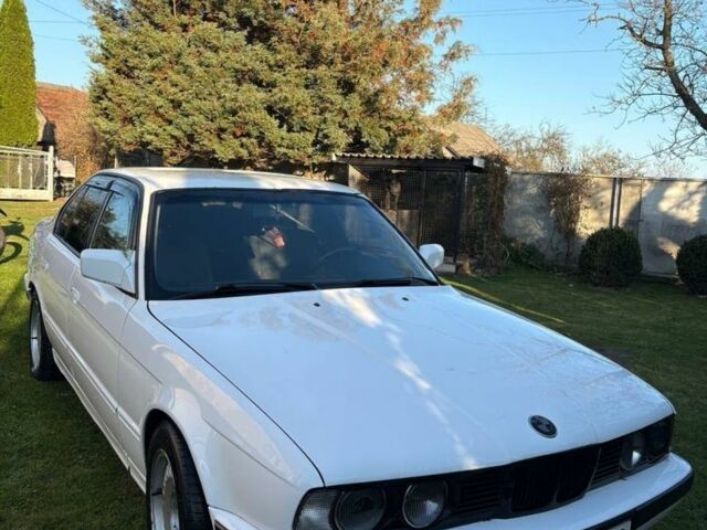 Белый БМВ 5 Серия, объемом двигателя 3.4 л и пробегом 460 тыс. км за 2319 $, фото 6 на Automoto.ua