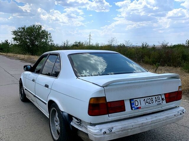 Белый БМВ 5 Серия, объемом двигателя 2.5 л и пробегом 400 тыс. км за 1500 $, фото 2 на Automoto.ua