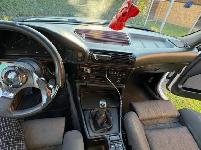 Белый БМВ 5 Серия, объемом двигателя 3.4 л и пробегом 460 тыс. км за 2319 $, фото 9 на Automoto.ua