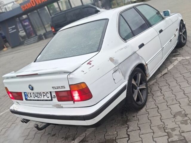 Білий БМВ 5 Серія, об'ємом двигуна 2.5 л та пробігом 350 тис. км за 2800 $, фото 11 на Automoto.ua