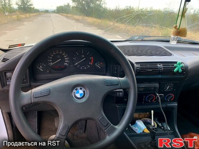 Белый БМВ 5 Серия, объемом двигателя 2.5 л и пробегом 400 тыс. км за 1500 $, фото 7 на Automoto.ua