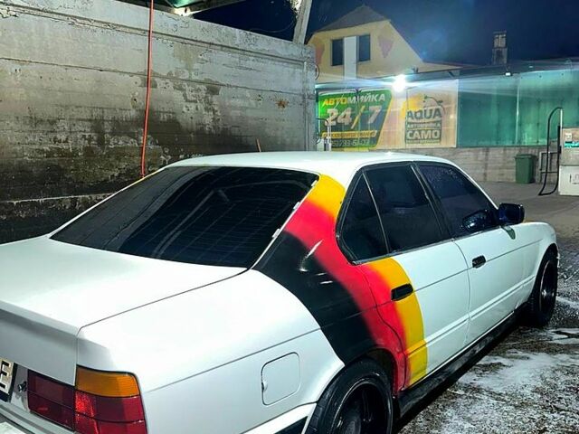 Белый БМВ 5 Серия, объемом двигателя 2 л и пробегом 123 тыс. км за 1950 $, фото 2 на Automoto.ua