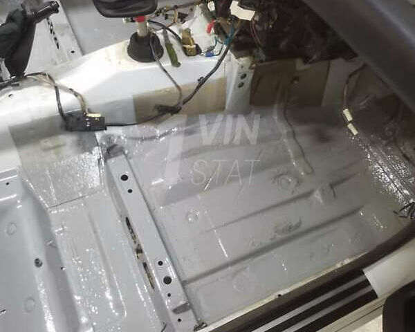 Белый БМВ 5 Серия, объемом двигателя 2.5 л и пробегом 458 тыс. км за 7000 $, фото 10 на Automoto.ua