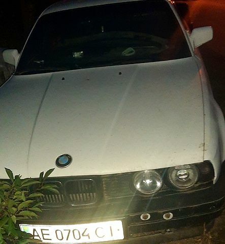 Белый БМВ 5 Серия, объемом двигателя 2.4 л и пробегом 0 тыс. км за 1600 $, фото 1 на Automoto.ua