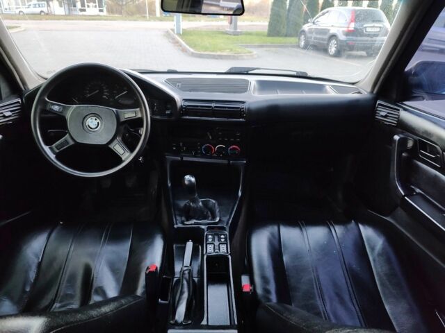 Белый БМВ 5 Серия, объемом двигателя 2 л и пробегом 300 тыс. км за 2555 $, фото 14 на Automoto.ua