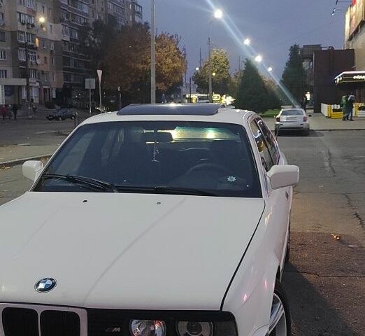 Белый БМВ 5 Серия, объемом двигателя 0 л и пробегом 481 тыс. км за 2100 $, фото 2 на Automoto.ua