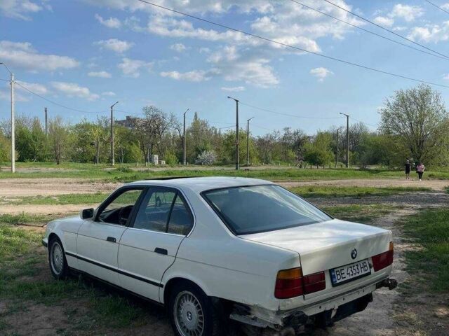 Белый БМВ 5 Серия, объемом двигателя 2 л и пробегом 450 тыс. км за 2500 $, фото 4 на Automoto.ua