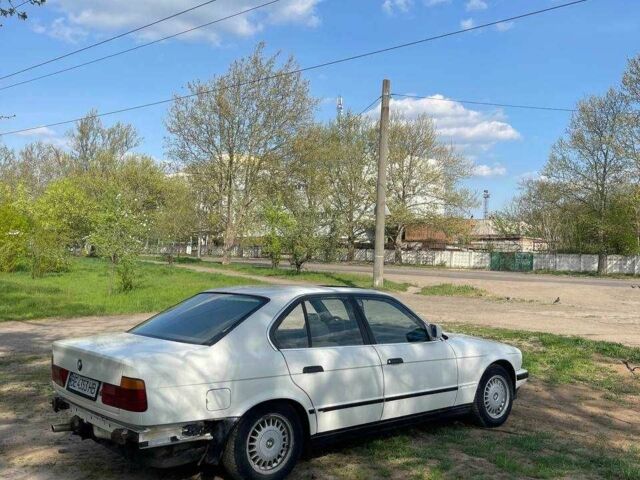 Белый БМВ 5 Серия, объемом двигателя 2 л и пробегом 450 тыс. км за 2500 $, фото 6 на Automoto.ua