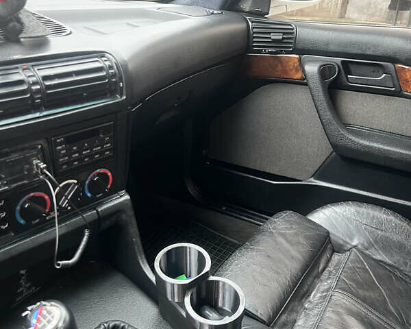 Білий БМВ 5 Серія, об'ємом двигуна 2 л та пробігом 400 тис. км за 2800 $, фото 5 на Automoto.ua