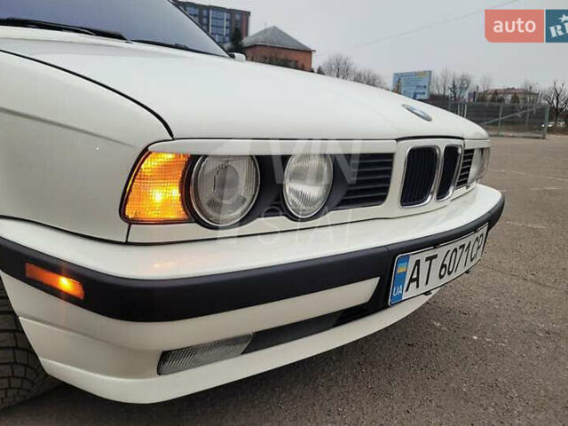 Белый БМВ 5 Серия, объемом двигателя 2.5 л и пробегом 458 тыс. км за 7000 $, фото 4 на Automoto.ua