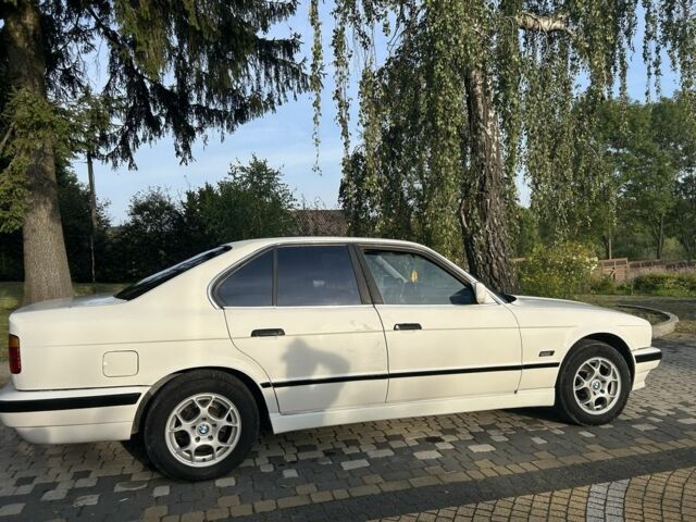Білий БМВ 5 Серія, об'ємом двигуна 2.4 л та пробігом 470 тис. км за 3000 $, фото 4 на Automoto.ua