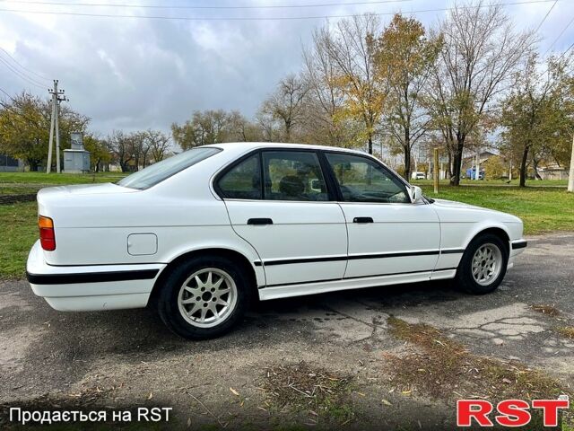 Білий БМВ 5 Серія, об'ємом двигуна 2 л та пробігом 0 тис. км за 3500 $, фото 4 на Automoto.ua