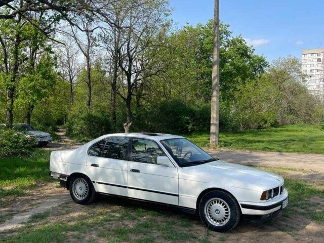 Белый БМВ 5 Серия, объемом двигателя 2 л и пробегом 450 тыс. км за 2500 $, фото 5 на Automoto.ua