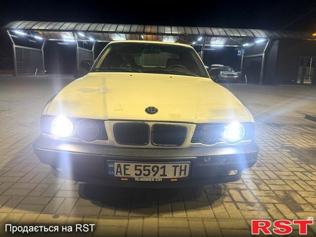 Білий БМВ 5 Серія, об'ємом двигуна 2.5 л та пробігом 371 тис. км за 3299 $, фото 9 на Automoto.ua