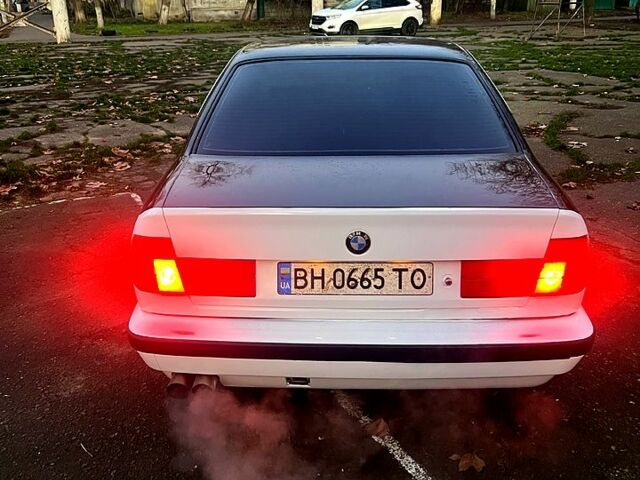 Белый БМВ 5 Серия, объемом двигателя 2 л и пробегом 0 тыс. км за 1500 $, фото 4 на Automoto.ua